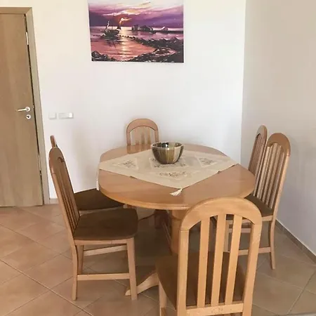 голям в затворен комплекс Apartment Chernomorets